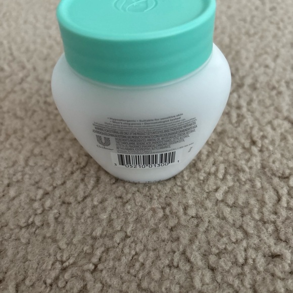 New Pond's Cold Cream Cleanser and Makeup Remover 3.5 oz hypoallergenic - Picture 6 of 9